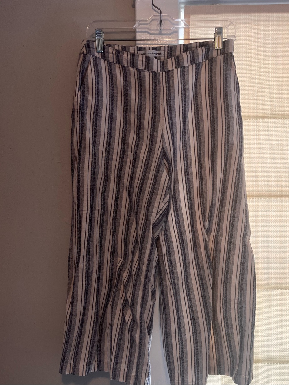 Striped Wide-Leg linen crop pants